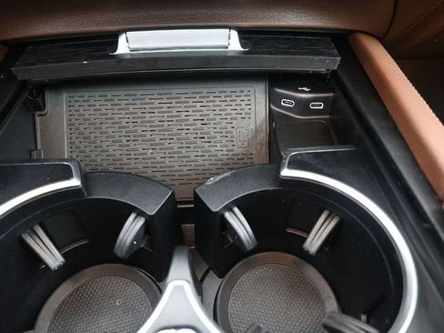 Used 2024 Mercedes-Benz GLE 350 4MATIC image 4