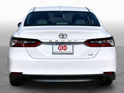 Used 2021 Toyota Camry LE FWD image 5