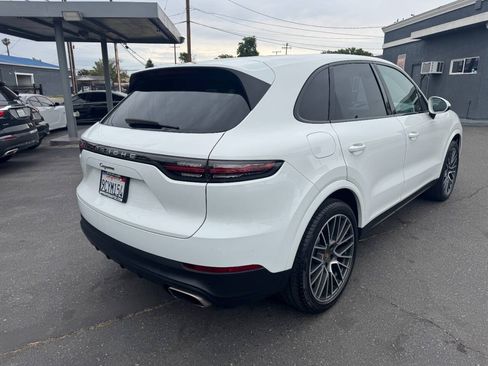 Used 2020 Porsche Cayenne AWD/4WD image 5