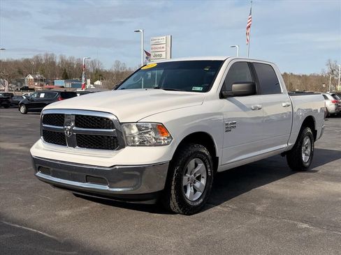 Used 2021 RAM 1500 Classic SLT AWD/4WD image 9