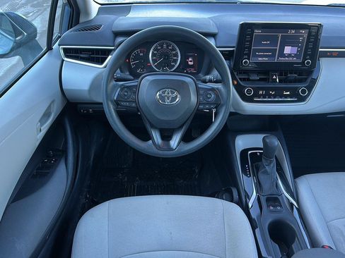 Used 2022 Toyota Corolla LE image 25