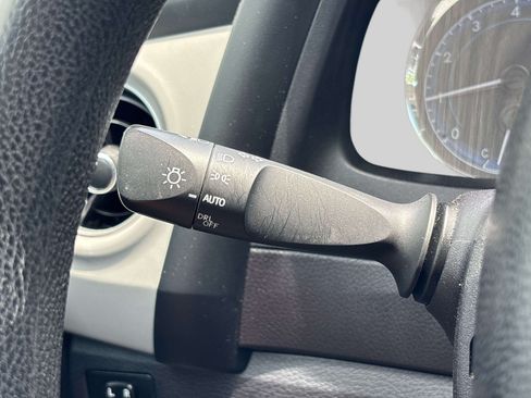 Used 2018 Toyota Corolla LE FWD image 25