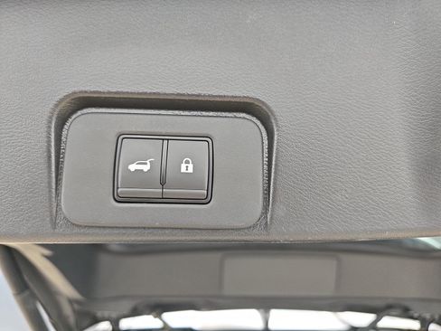Used 2023 Nissan Rogue SV w/ SV Premium B Package FWD image 31