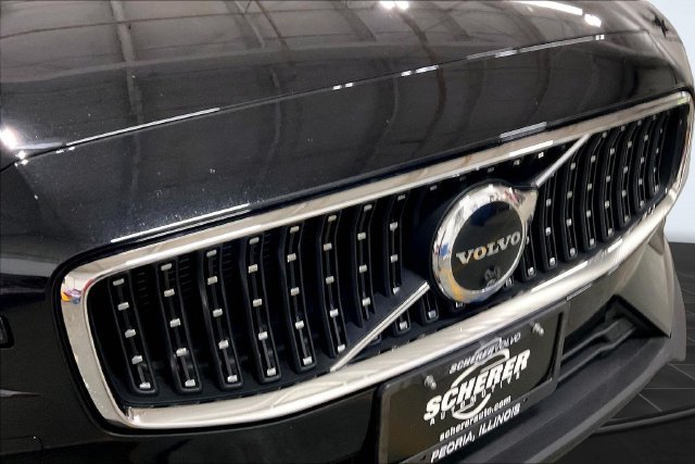 Certified 2026 Volvo V60 B5 Cross Country Plus AWD/4WD image 31