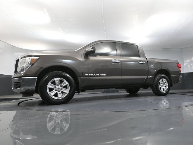 Used 2018 Nissan Titan SV AWD/4WD image 42