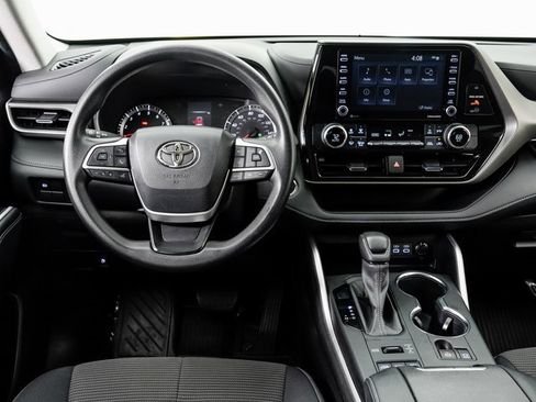 Used 2022 Toyota Highlander L image 15