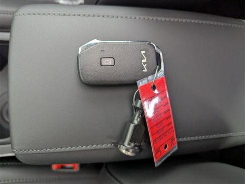 New 2026 Kia Niro EX image 29