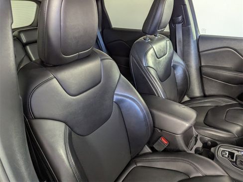 Certified 2020 Jeep Cherokee Latitude Plus image 34