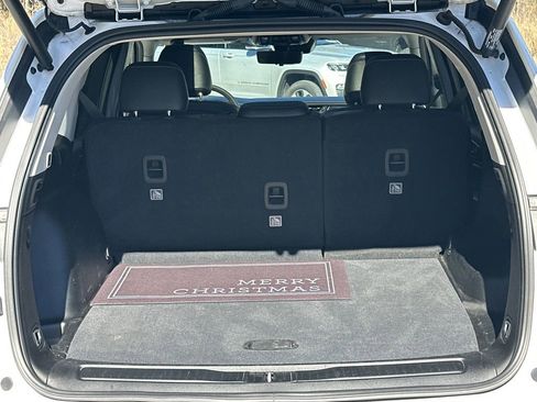 Used 2023 Jeep Grand Cherokee Limited w/ Luxury Tech Group II image 19