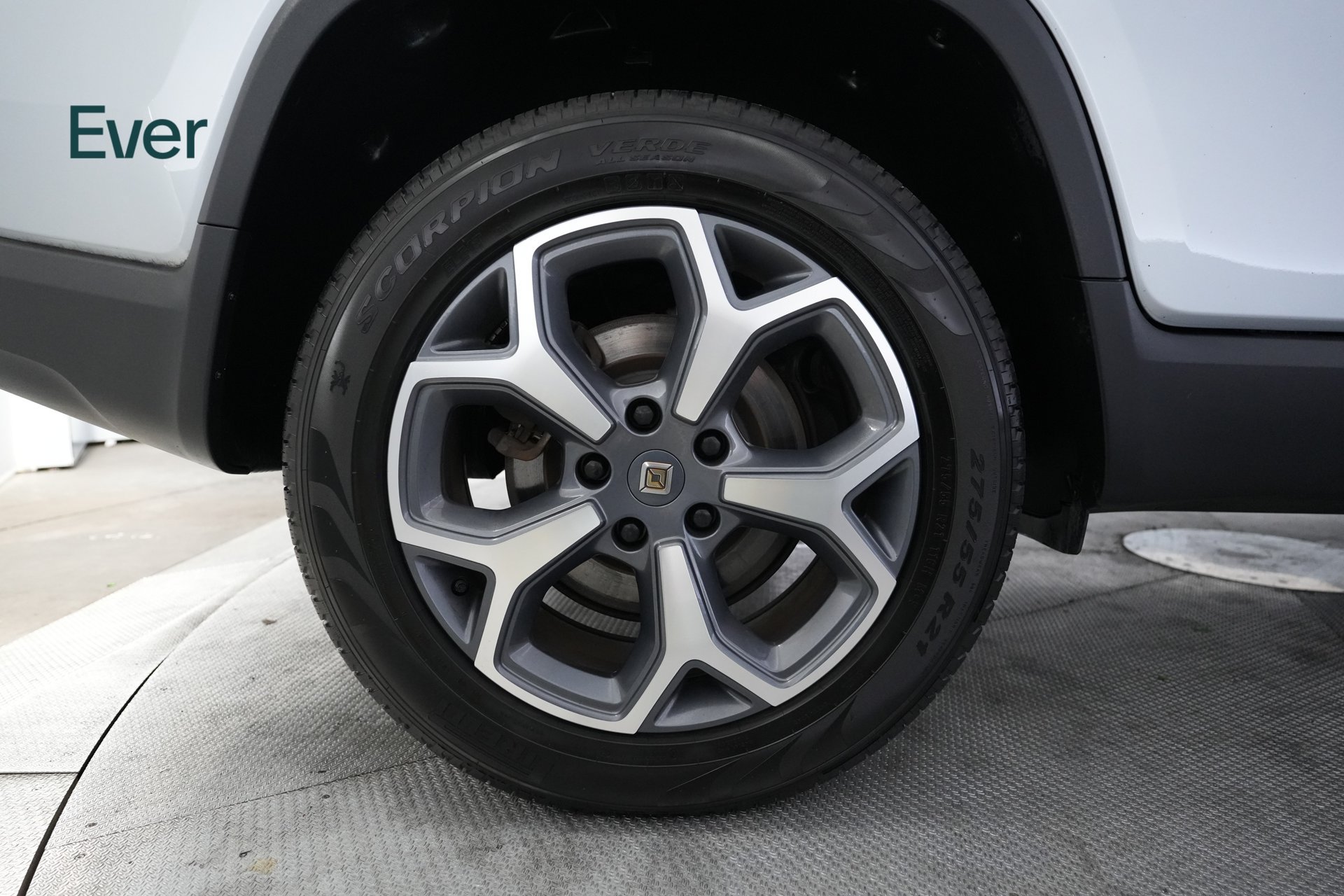 Used 2024 Rivian R1T Adventure Dual AWD/4WD image 22