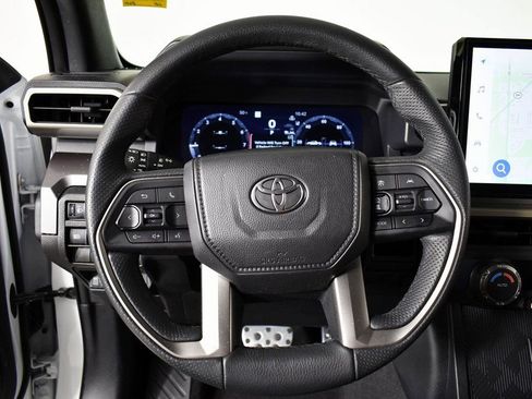 Certified 2025 Toyota Tacoma TRD Sport image 29