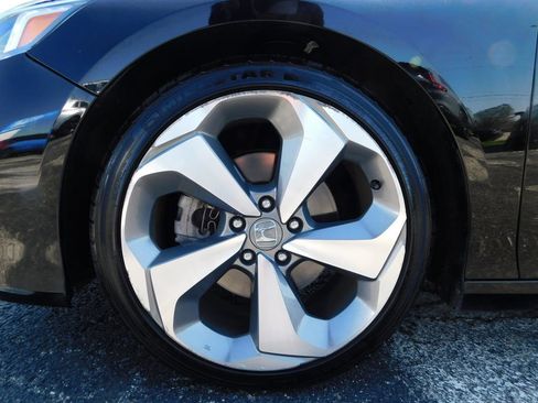 Certified 2018 Honda Accord Touring image 10