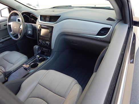 Used 2016 Chevrolet Traverse LTZ AWD/4WD image 29