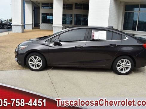 Used 2017 Chevrolet Cruze LT FWD image 6