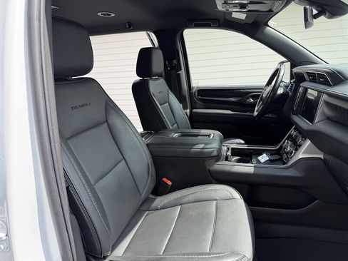 Used 2022 GMC Yukon XL Denali AWD/4WD image 36