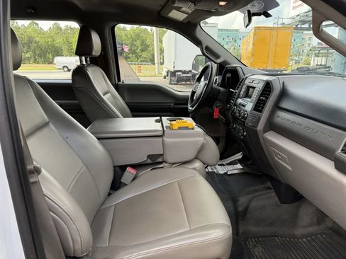 Used 2017 Ford F550 4x4 Crew Cab Super Duty image 32
