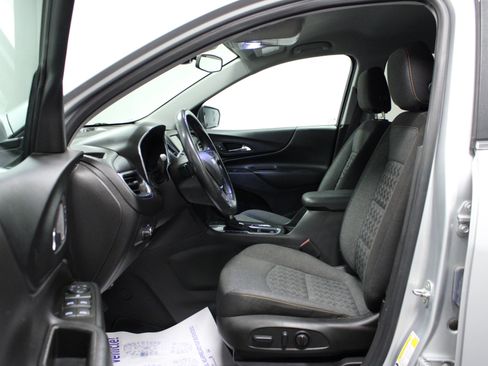 Used 2022 Chevrolet Equinox LT FWD image 12