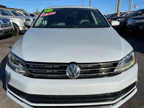 Used 2017 Volkswagen Jetta S FWD image 3