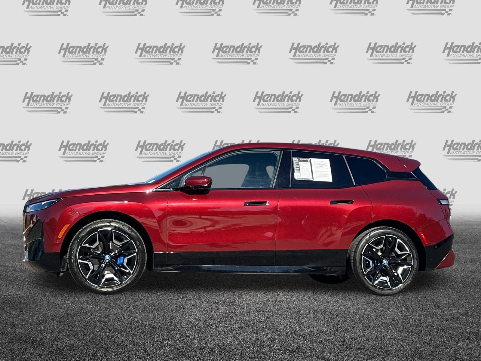 Used 2024 BMW iX xDrive50 w/ Premium Package AWD/4WD image 8