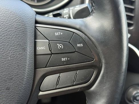 Used 2019 Jeep Cherokee Trailhawk AWD/4WD image 19