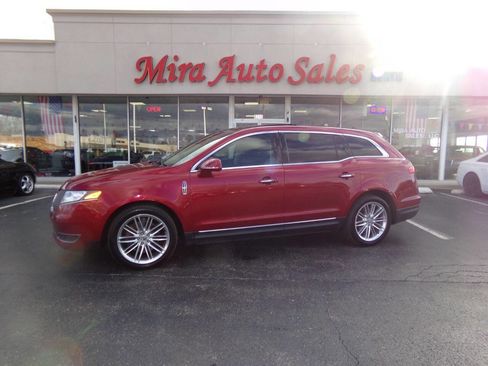 Used 2014 Lincoln MKT AWD w/ Equipment Group 201A image 2