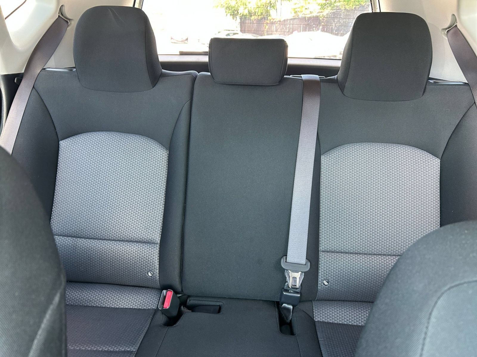 Used 2025 Kia Soul LX w/ LX Technology Package FWD image 32
