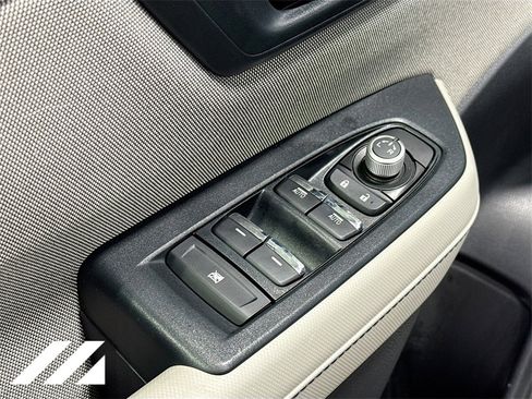 Used 2025 Subaru Forester Premium image 19