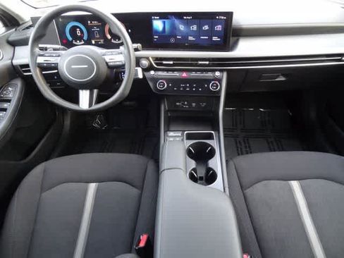 Used 2025 Hyundai Sonata SEL FWD image 10