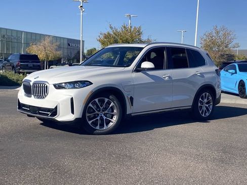 Used 2026 BMW X5 xDrive50e w/ Executive Package AWD/4WD image 2