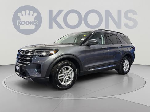 Used 2025 Ford Explorer Active RWD image 1