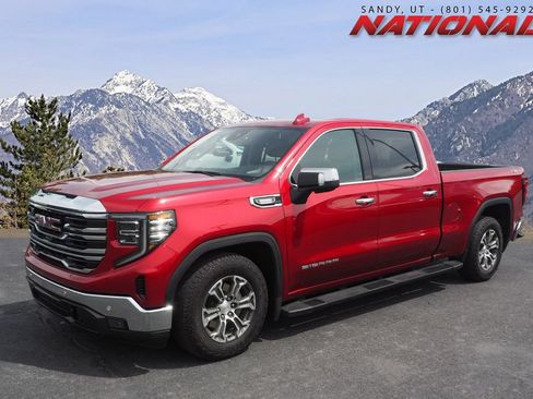 Used 2022 GMC Sierra 1500 SLT w/ SLT Convenience Package AWD/4WD image 1