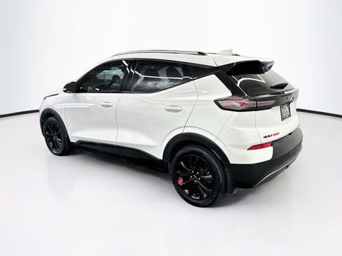 Used 2023 Chevrolet Bolt EUV LT w/ Convenience Package FWD image 5