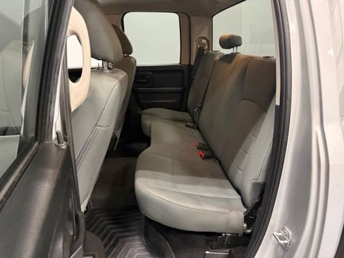 Used 2018 RAM 1500 Express AWD/4WD image 29