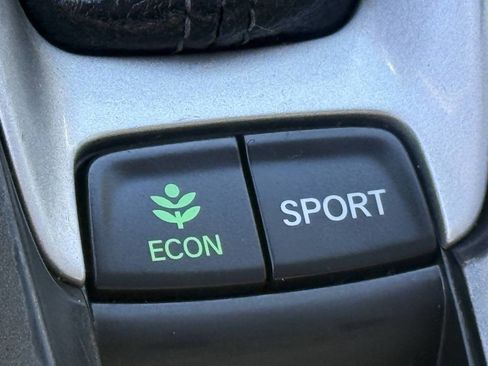 Used 2018 Honda Accord Touring image 17