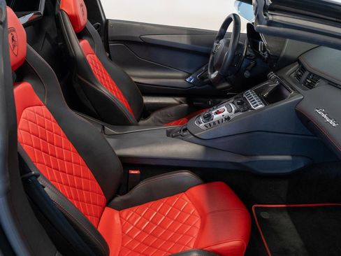 Used 2015 Lamborghini Aventador LP 700-4 image 6