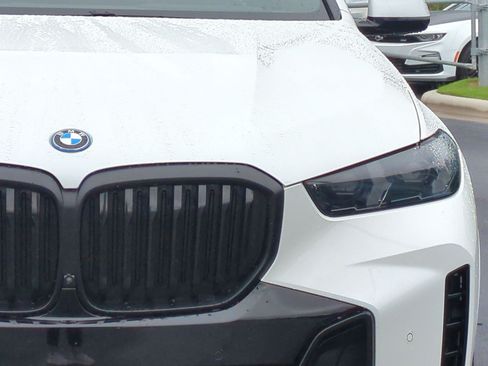Used 2024 BMW X5 xDrive50e w/ M Sport Package AWD/4WD image 5