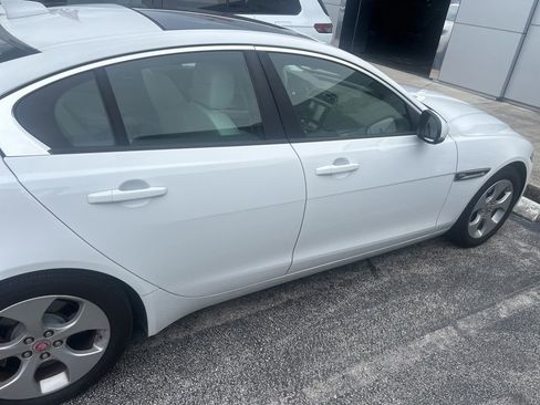 Used 2017 Jaguar XE RWD image 33