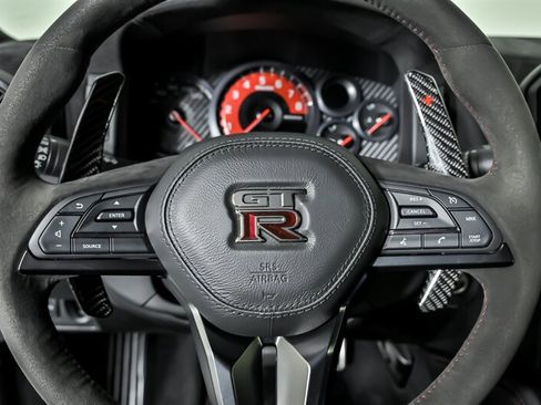 Used 2020 Nissan GT-R NISMO AWD/4WD image 23