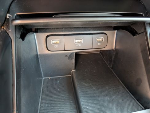 Certified 2022 Kia Sorento LX AWD/4WD image 33