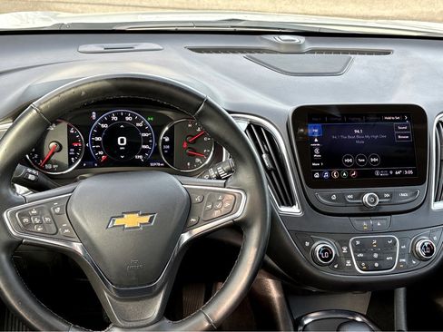 Used 2024 Chevrolet Malibu LT image 4