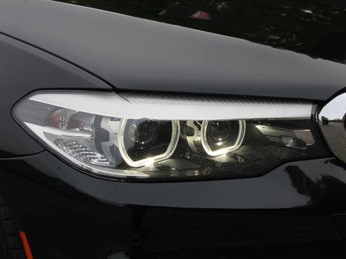 Used 2017 BMW 530i xDrive AWD/4WD image 40