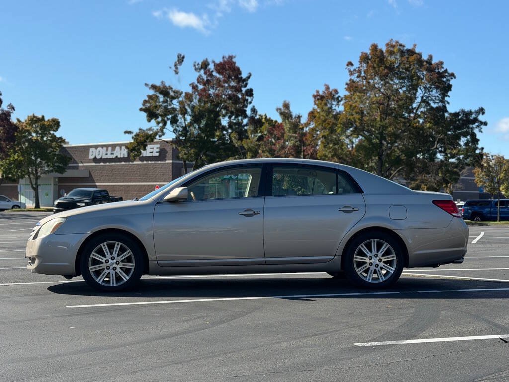 Used 2006 Toyota Avalon Limited FWD image 2
