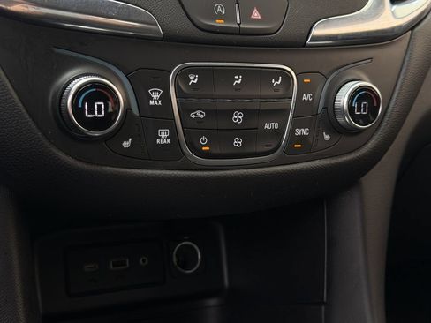 Used 2023 Chevrolet Equinox LT FWD image 20