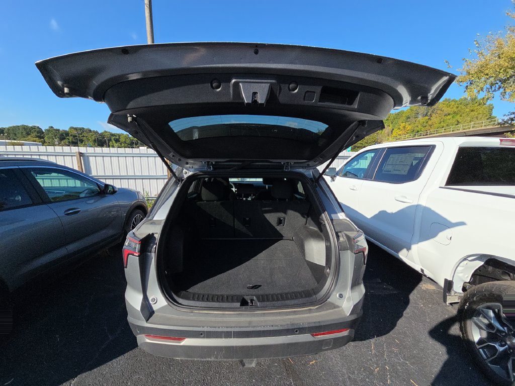 Used 2026 Chevrolet Equinox LT FWD image 14
