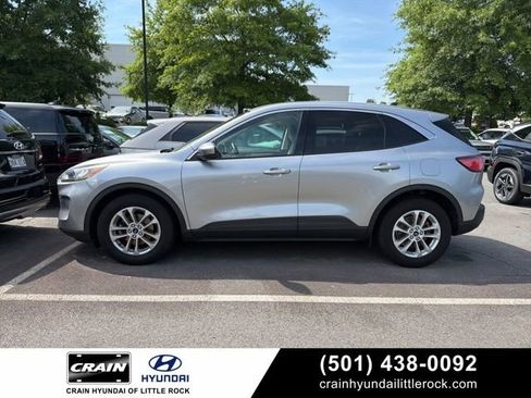 Used 2021 Ford Escape SE FWD image 1