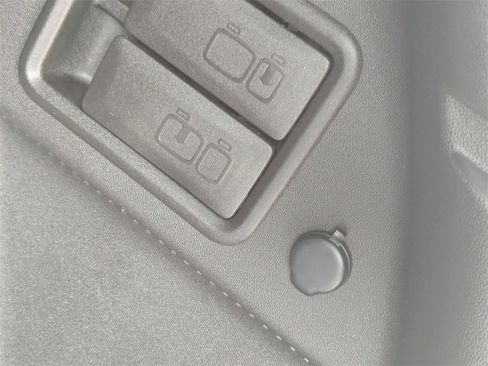 Used 2022 Chevrolet Equinox RS w/ RS Leather Package image 13