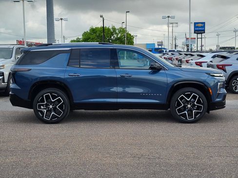 New 2026 Chevrolet Traverse High Country w/ LPO, Floor Liner Package image 6