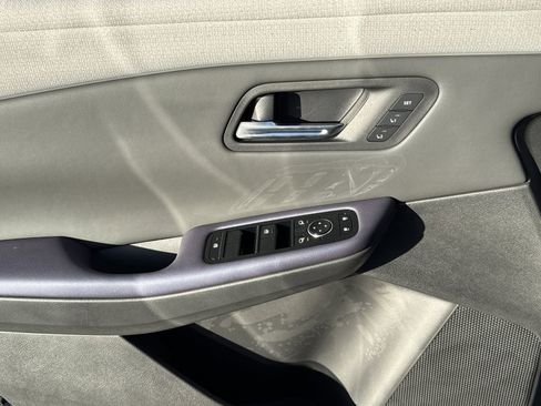 New 2026 Nissan Leaf Platinum+ w/ Cargo Package (Platinum+) image 17