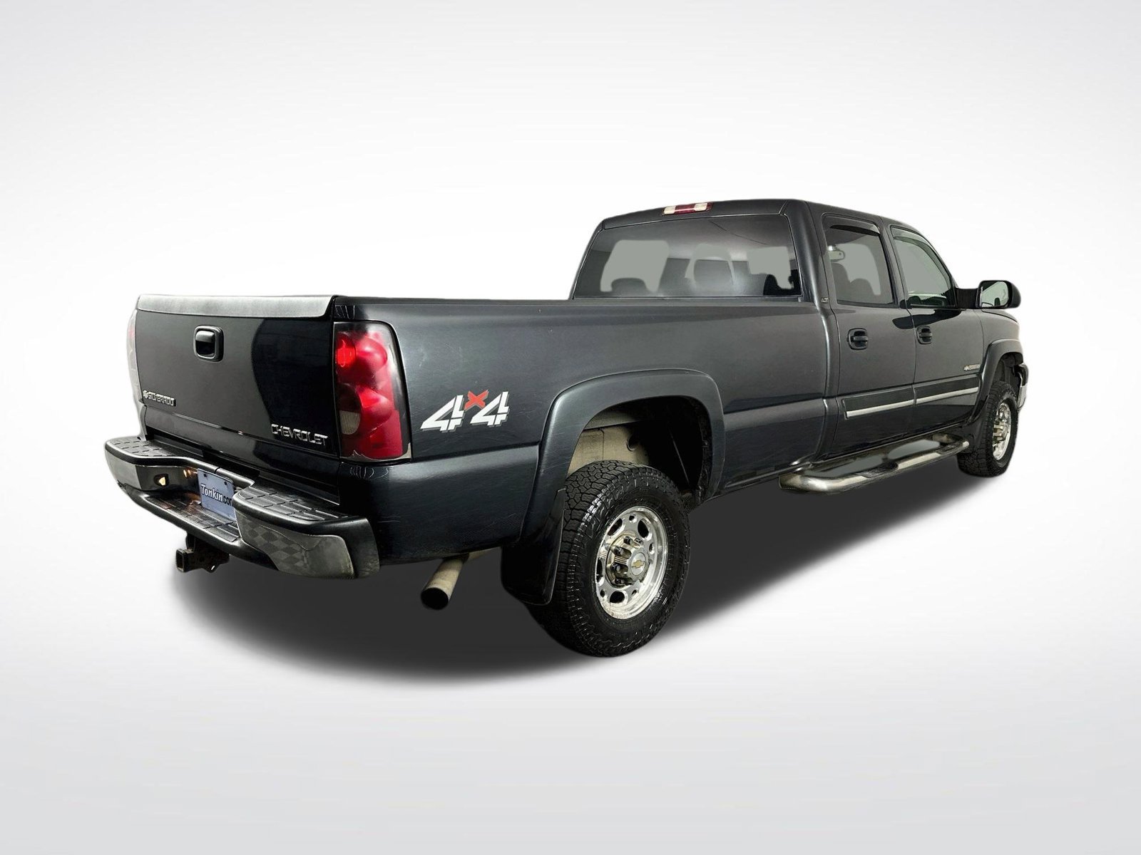 Used 2004 Chevrolet Silverado 2500 LT w/ Skid Plate Package AWD/4WD image 8