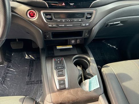 Certified 2023 Honda Passport TrailSport image 16